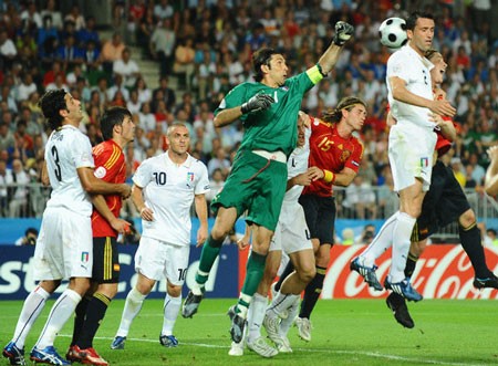 Tây Ban Nha đã trải qua 300 phút không thể sút tung lưới Italia tại các kỳ Euro.